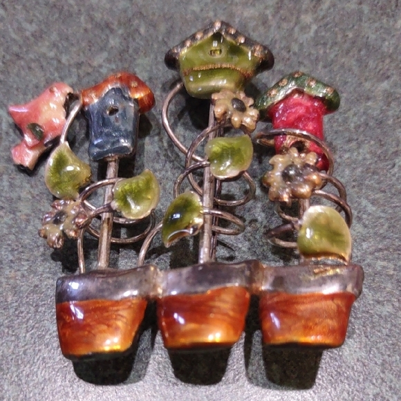 Vintage Gold Tone Birdhouse and Flower Brooch - Picture 5 of 6